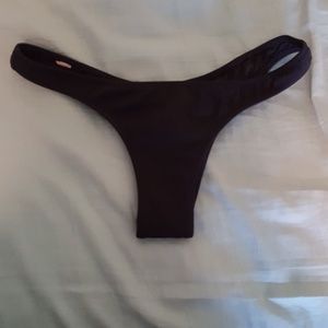 Scrunch thong swimsuit bottoms VS